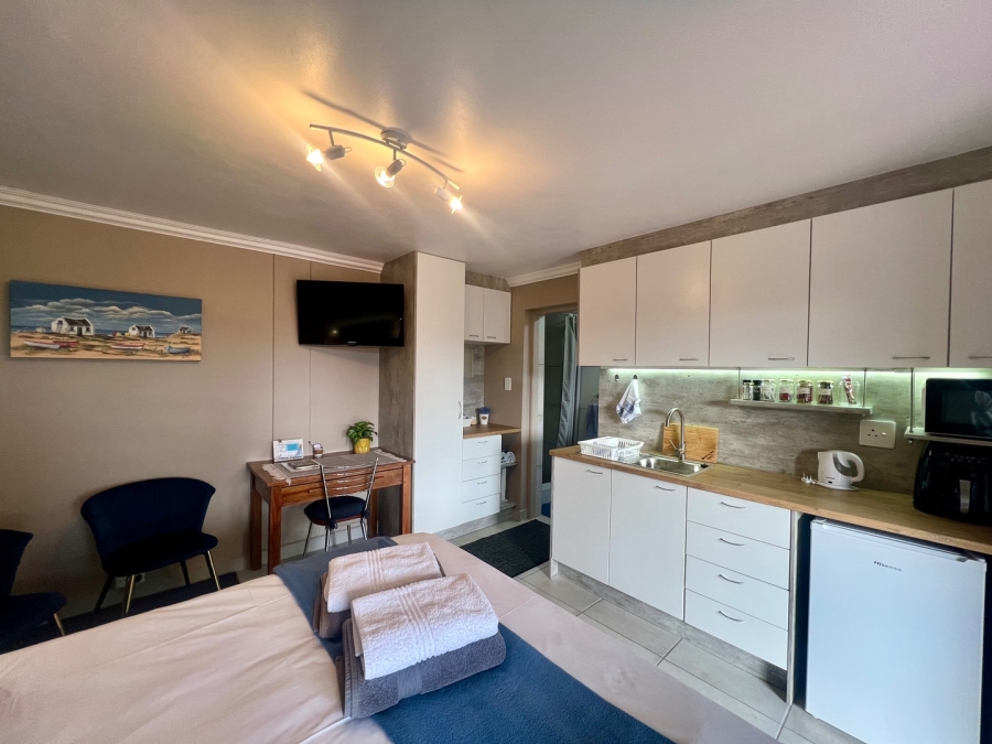 4 Bedroom Property for Sale in Herolds Bay Western Cape